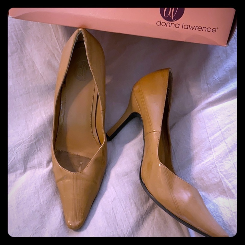 Donna Lawrence Camel Eel Heel Size 8